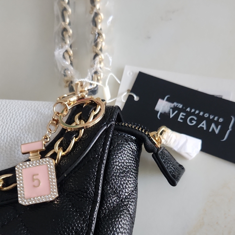 Elegant Black and White Vegan Leather Bag - Picture 4 of 10
